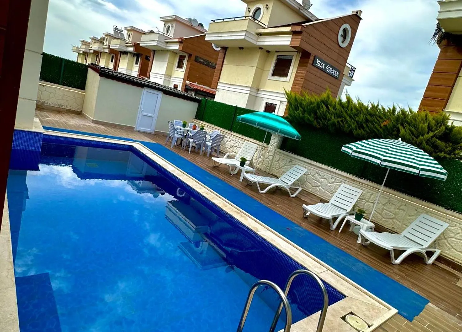 Polina Brn Villa Dikili Turkey